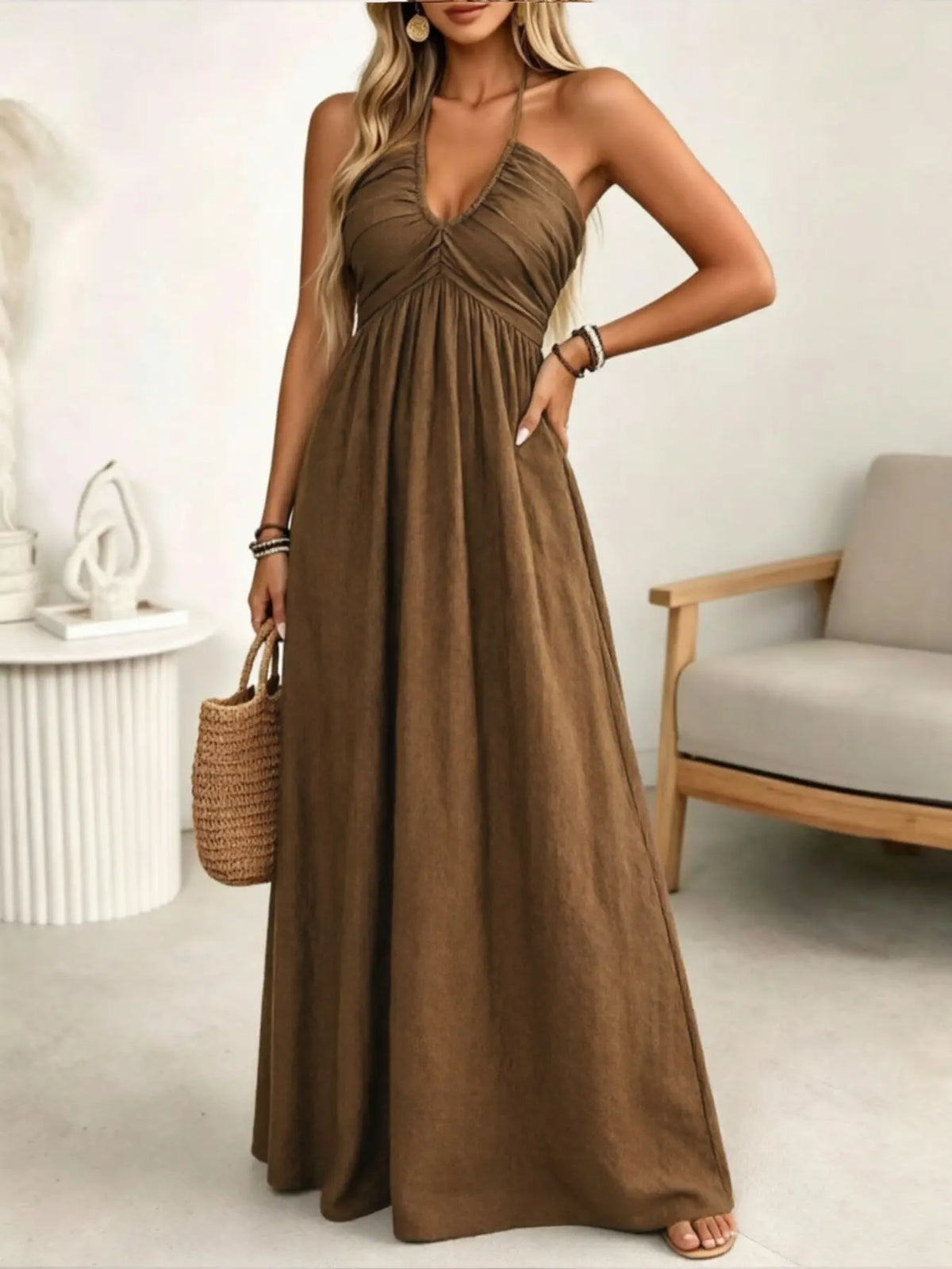Women's A-Line Dress, Casual Long Dress, Sleeveless Halter Backless, Elegant Chic Tie Details, Elastic Waist, Boho Style, Bohemian, Casual, Summer Fashion, Perfect for Daily Wear
