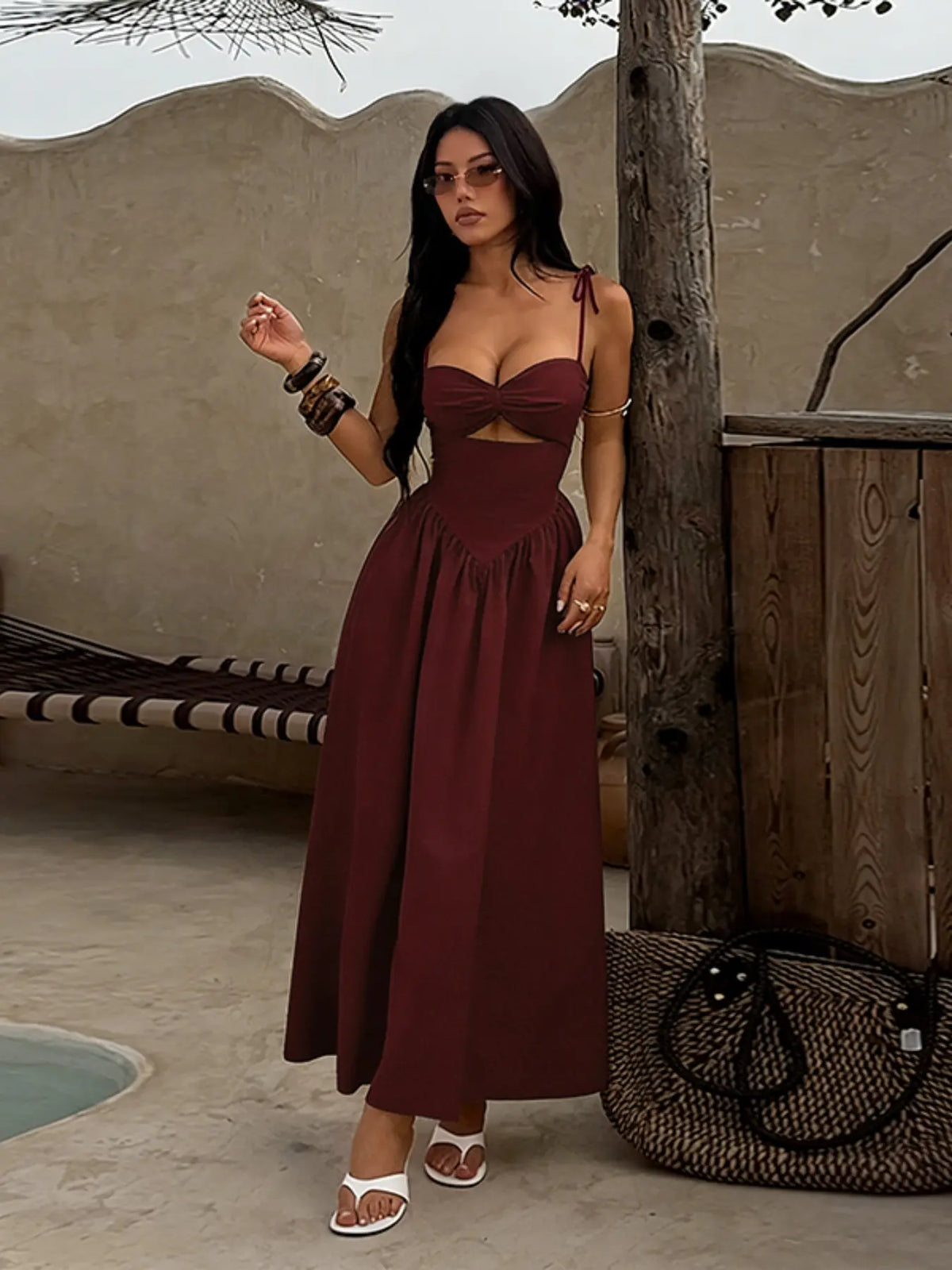 Women's Solid Color Hollow Out Ruched Strappy Dress for Summer, Spaghetti Straps Dress, Fashion Casual Chic Long Dress for Daily & Outdoor Wear, Beach Party Dress